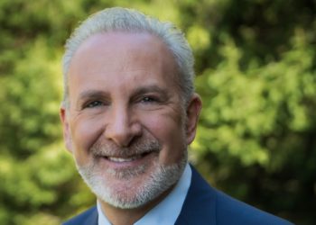 崩盤來了！黃金大佬Peter Schiff：市場預期降息已泡沫化「聯準會該升息」，比特幣不可當美國儲備