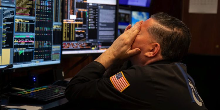 dump | 動區動趨-最具影響力的區塊鏈新聞媒體 美股屠殺!輝達大跌7%、Arm狂瀉15%..美製造業數據疲軟、初領失業金人數創一年新高