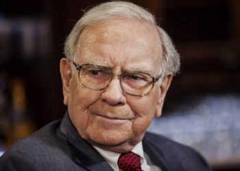 巴菲特又現神操作！波克夏現金超越以太坊市值，盤點他20年輝煌逃頂紀錄