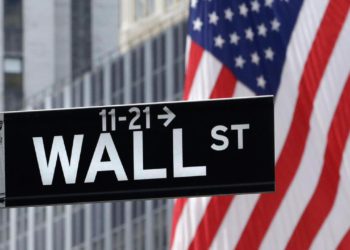 美初領失業金人數大減》美股齊揚、輝達跳漲6%拉動AI股回神，台積電大漲30元