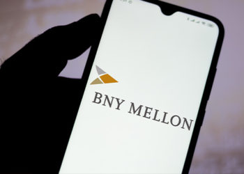 紐約梅隆銀行進軍比特幣 ETF 託管賽道，挑戰 Coinbase 獨大地位