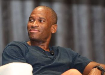 Arthur Hayes 認錯：日圓走弱、比特幣表現良好，該交易狗屎迷因幣了