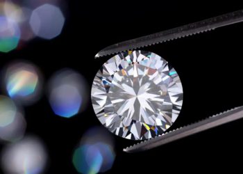 終結矽晶片？鑽石半導體性能輾壓，日本最快2025商業化