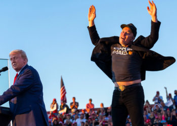 公然幫川普買票？馬斯克：免費送1500元獎金，只要推薦「搖擺州選民簽署」