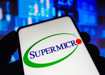 假帳風暴》安永會計辭任美超微審計：無法再信任公司管理層、股價慘崩32％