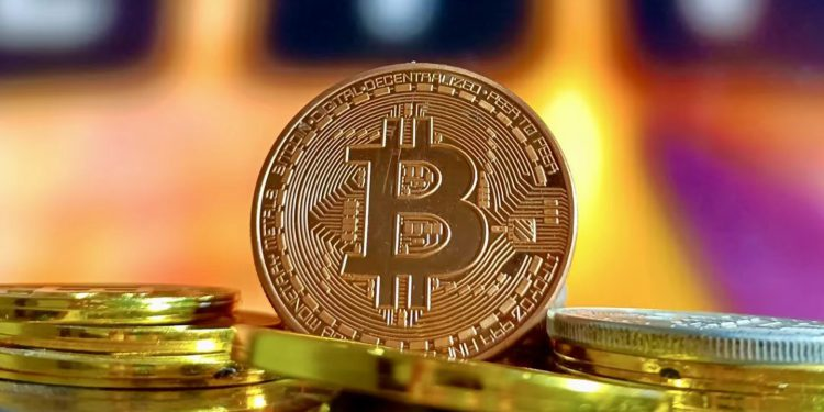 BTC | 動區動趨-最具影響力的區塊鏈新聞媒體 比特幣死守六萬美元》CMC:本輪BTC頂峰料在明年5、6月,牛市會比想像中快結束
