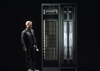 輝達GB200「最高階AI伺服器」雲端大廠搶買！鴻海代工爆單：需求非常瘋狂