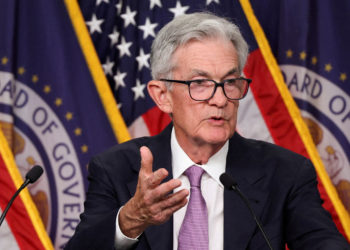 鮑爾「擊碎大幅降息」預期：Fed年底共下調50基點，美股道瓊、標普續創新高