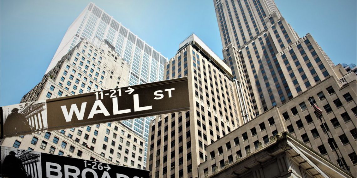 華爾街發債大爆發！六大銀行下週擬發行超 200 億美元債券，應對兩需求
