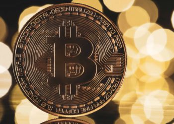 比特幣直衝 10 萬美元，滿手山寨幣的我該怎麼辦？