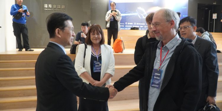 最接近中本聰「Adam Back」登台演講！與台灣數發部、國發會交流：比特幣是普世價值