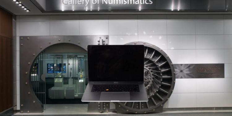 laptop | 動區動趨-最具影響力的區塊鏈新聞媒體 這台Mac扣押12萬枚BTC私鑰,Bitfinex竊案特工電腦獲史密森尼國家錢幣收藏館珍藏