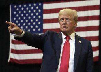 專家警告：美國恐重現英國2022迷你預算危機！美元劇烈震盪、國債殖利率狂飆