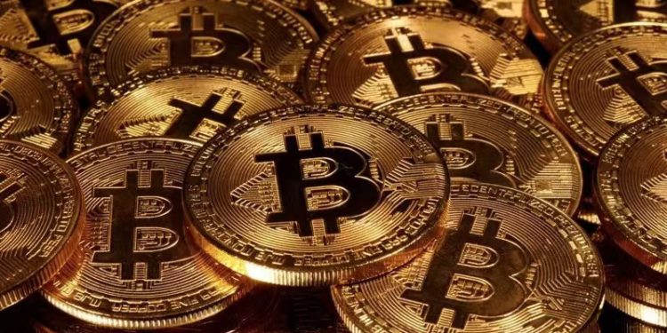 比特幣下殺91,500美元！分析師：交易所BTC儲備再創新低「暗示看漲」，九萬是關鍵支撐