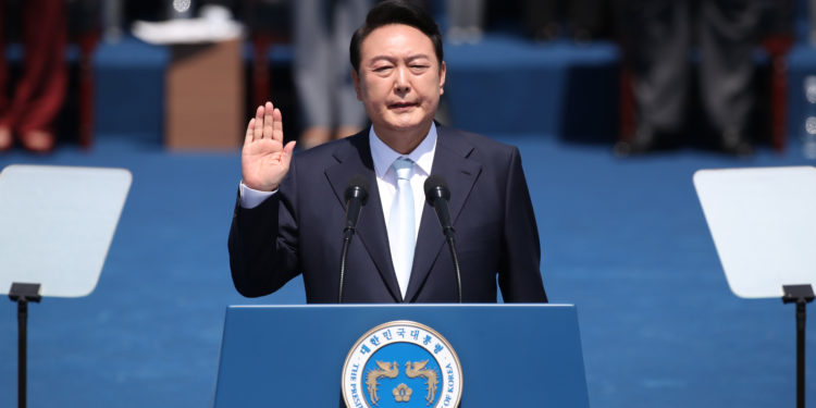 韓國3小時戒嚴鬧劇回顧：Upbit比特幣插針6.2萬、武裝部隊進駐國會、三星電子／韓元急殺…