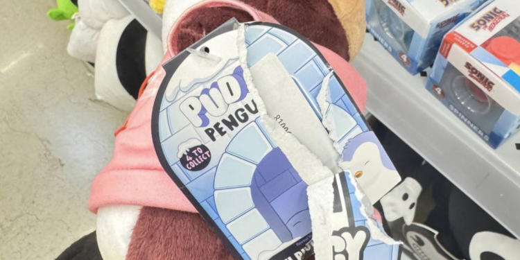 nft | 動區動趨-最具影響力的區塊鏈新聞媒體 誇張!Pudgy Toys因能獲$PENGU空投,紐約大量胖企鵝玩具QR Code遭竊