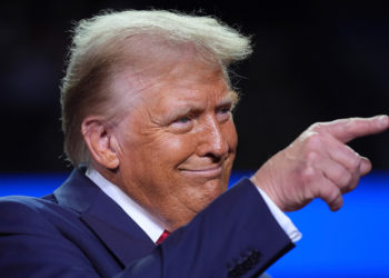 川普烙狠話：金磚國家膽敢「去美元化」就課徵100％關稅！