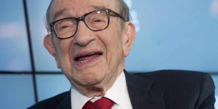 彭博警告：美股陷非理性繁榮，葛林斯潘估值指標透露了什麼？