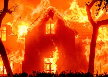 比特幣崩盤與洛杉磯大火有關？網民淚訴：冷錢包、助記詞、房子全燒沒了..