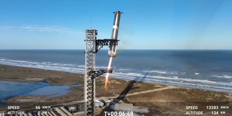 馬斯克星艦第7次試飛爆炸解體！ 但「筷子機械臂」二度成功回收助推器