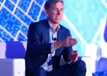 Bitwise調查：99% 已投資加密貨幣顧問 2025 年將穩持或加碼