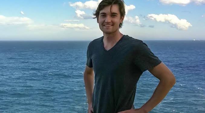 Ross Ulbricht | 動區動趨-最具影響力的區塊鏈新聞媒體 絲路創辦人 Ross Ulbricht 重獲自由!川普特赦後燦笑離開監獄照曝光