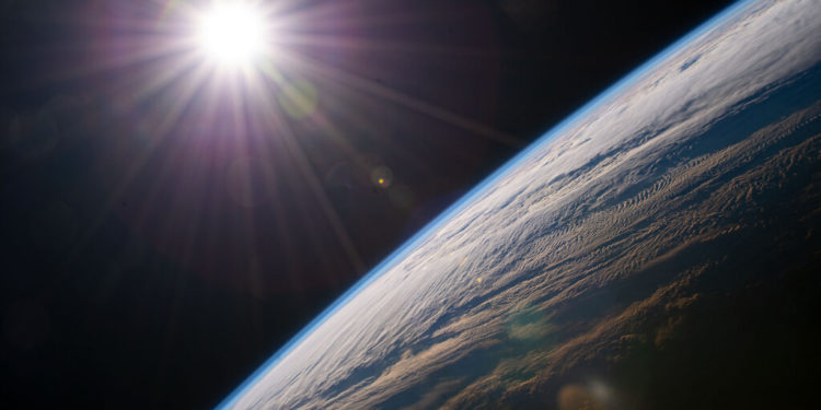 把三峽大壩搬上太空》中國計劃建造太陽能宇宙發電站，人類將迎能源自由？