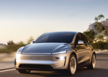 特斯拉煥新版Model Y在北美和歐洲發售，「強制綁約」FSD自動駕駛惹議