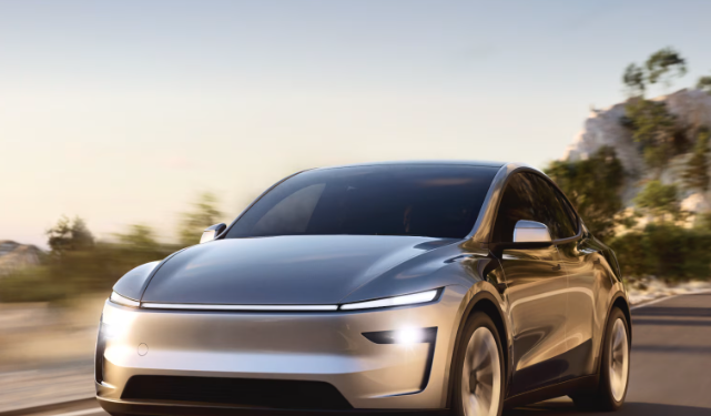 特斯拉煥新版Model Y在北美和歐洲發售，「強制綁約」FSD自動駕駛惹議