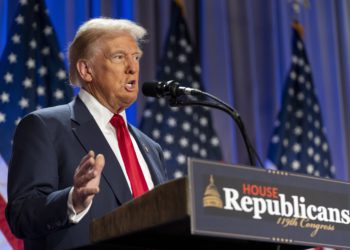 川普威脅對台灣課100%關稅：全球98%晶片來自台灣！生產該回流美國