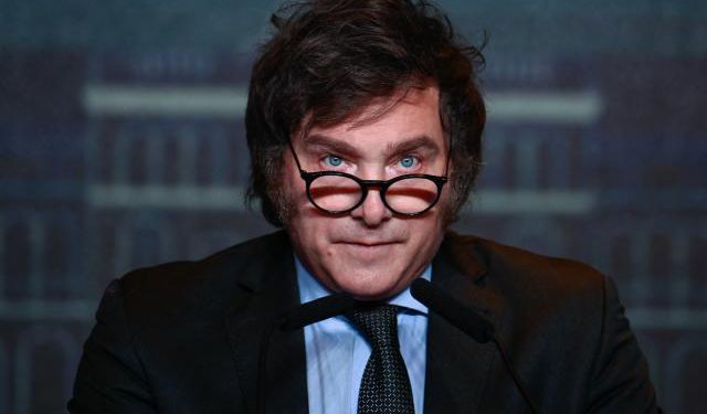 阿根廷總統不認發$LIBRA！刪推後幣價崩跌95%，發幣團隊狂撈1億鎂