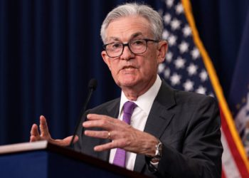 大波動預警！鮑爾今晚赴國會發表年度貨幣政策，Fed降息步伐會有變數嗎？