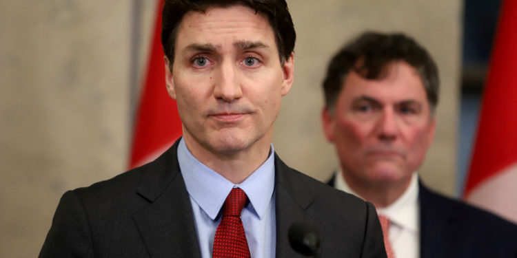 北美關稅戰升級！加拿大、墨西哥出手報復，比特幣一度跌穿10萬鎂