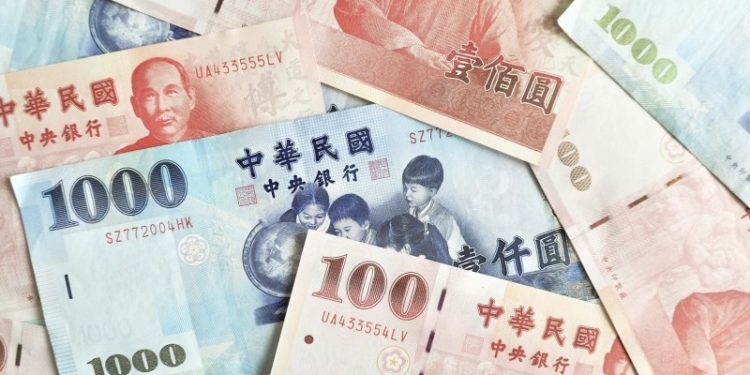 抄底比特幣有錢了？稅收超徵國民黨喊「全民普發1萬元」，財政部回應了