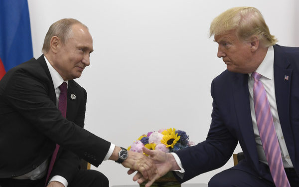 Donald Trump Vladimir Putin | 動區動趨-最具影響力的區塊鏈新聞媒體 美國CPI超預期,川普喊:一定要降息、普丁同意停戰談判,比特幣反彈突破 9.8 萬美元