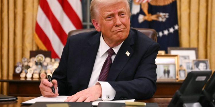 trump | 動區動趨-最具影響力的區塊鏈新聞媒體 華爾街日報狠批:通膨連漲3個月,川普發起關稅戰又喊降息根本亂搞