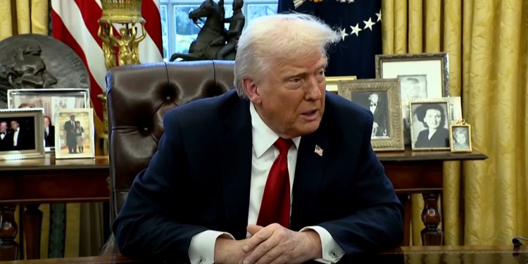 0250327103813 | 動區動趨-最具影響力的區塊鏈新聞媒體 川普:把 TikTok 賣給美國,就考慮降低對中國關稅