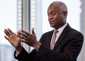 Fed 波斯提克：今年預計「僅降息1次」關稅戰阻礙打通膨成效，川普再施壓鮑爾降息