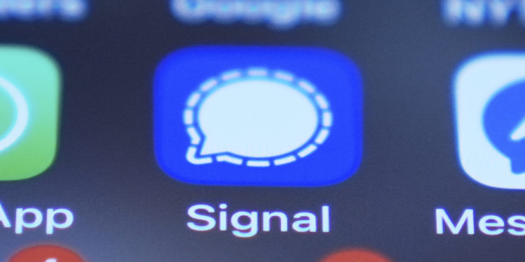 31721250 | 動區動趨-最具影響力的區塊鏈新聞媒體 一場白宮機密洩漏案讓 Signal 又紅了,隱私聊天軟體之王 Signal 的加密往事回顧