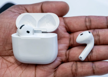 蘋果 AirPods「即時翻譯」重磅升級來了？傳隨 iOS 19 登場今年正式上線
