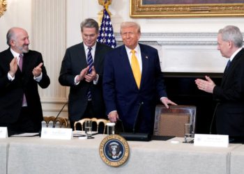 美國住房和城市發展部考慮以穩定幣發補助金：用區塊鏈追蹤資金流向