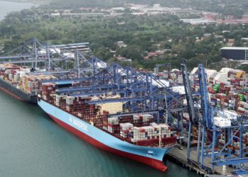 巴拿馬運河真被美國掌控！貝萊德以228億美元收購李嘉誠港口公司“長江和記”