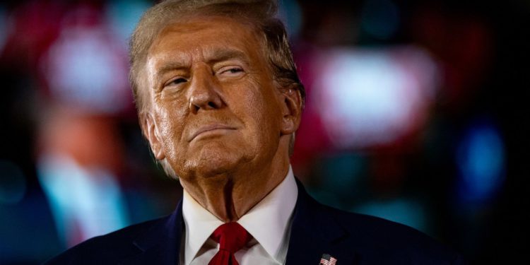 川普喊單不靈了？稱 $TRUMP 是最偉大迷因幣，巨鯨加倉慘賠割肉