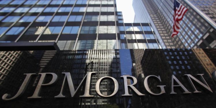 File photo of JP Morgan Chase amp Co headquarters in New York | 動區動趨-最具影響力的區塊鏈新聞媒體 摩根大通:川普關稅戰風險逐漸明朗,是時候「停止逢高賣出」美股