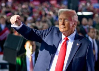 川普認為「取締加密犯罪」損害美國競爭力；命令司法部暫緩跨海執法，引法界擔憂