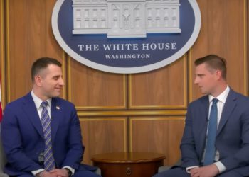 白宮數位資產官員：美國可能用關稅收入，全力買進比特幣！