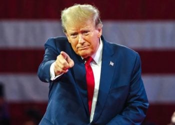 彭博開罵川普透過「加密監管作弊」獲利10億美元：在新法規前搶先佔地