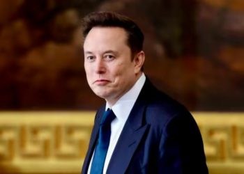 馬斯克遭爆「DOGE閨蜜」偷賣SpaceX股票牟利，矽谷權貴資本圈浮出水面