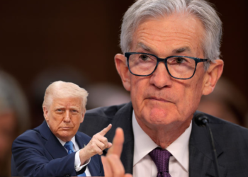 聯準會鮑爾喊「不急降息」，美國經濟還很強；川普回應：動作太慢了