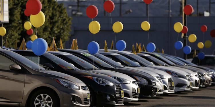 「車行打給我願出更高價買回」，川普關稅戰掀美國中古車搶購奇景